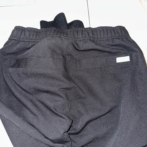 Figs Scrunch Waist Black Jogger Scrub Bottoms - Picture 1 of 2